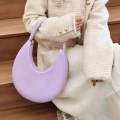 Mohakka offers a refined collection of anti-tarnish, hypoallergenic jewellery and modern bags. Shop earrings, pendants, rings, bracelets, anklets, and more—crafted for comfort, elegance, and everyday confidence.