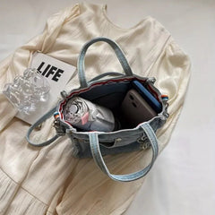 Mohakka offers a refined collection of anti-tarnish, hypoallergenic jewellery and modern bags. Shop earrings, pendants, rings, bracelets, anklets, and more—crafted for comfort, elegance, and everyday confidence.