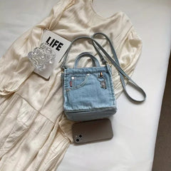 Mohakka offers a refined collection of anti-tarnish, hypoallergenic jewellery and modern bags. Shop earrings, pendants, rings, bracelets, anklets, and more—crafted for comfort, elegance, and everyday confidence.