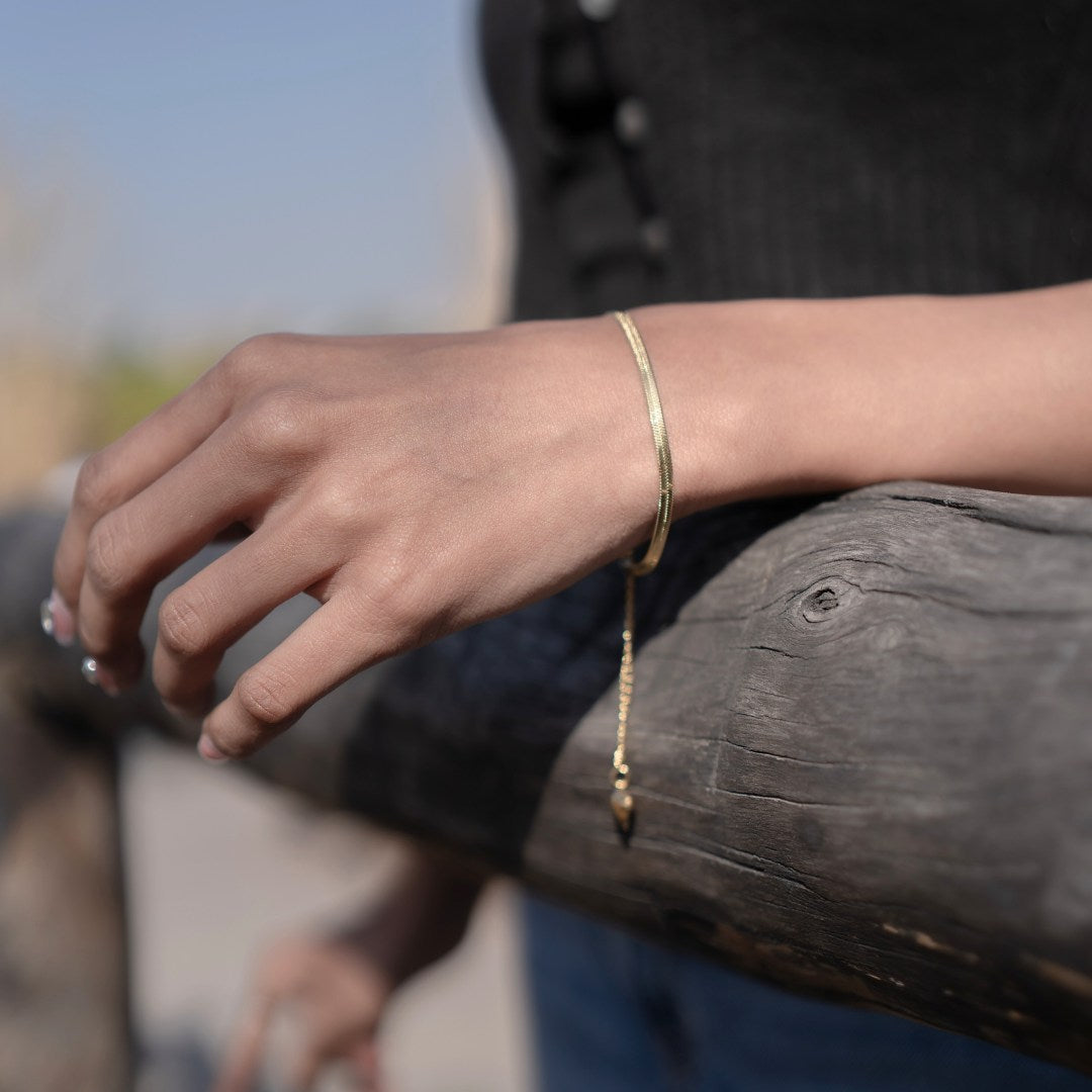 Heart Thread Bracelet