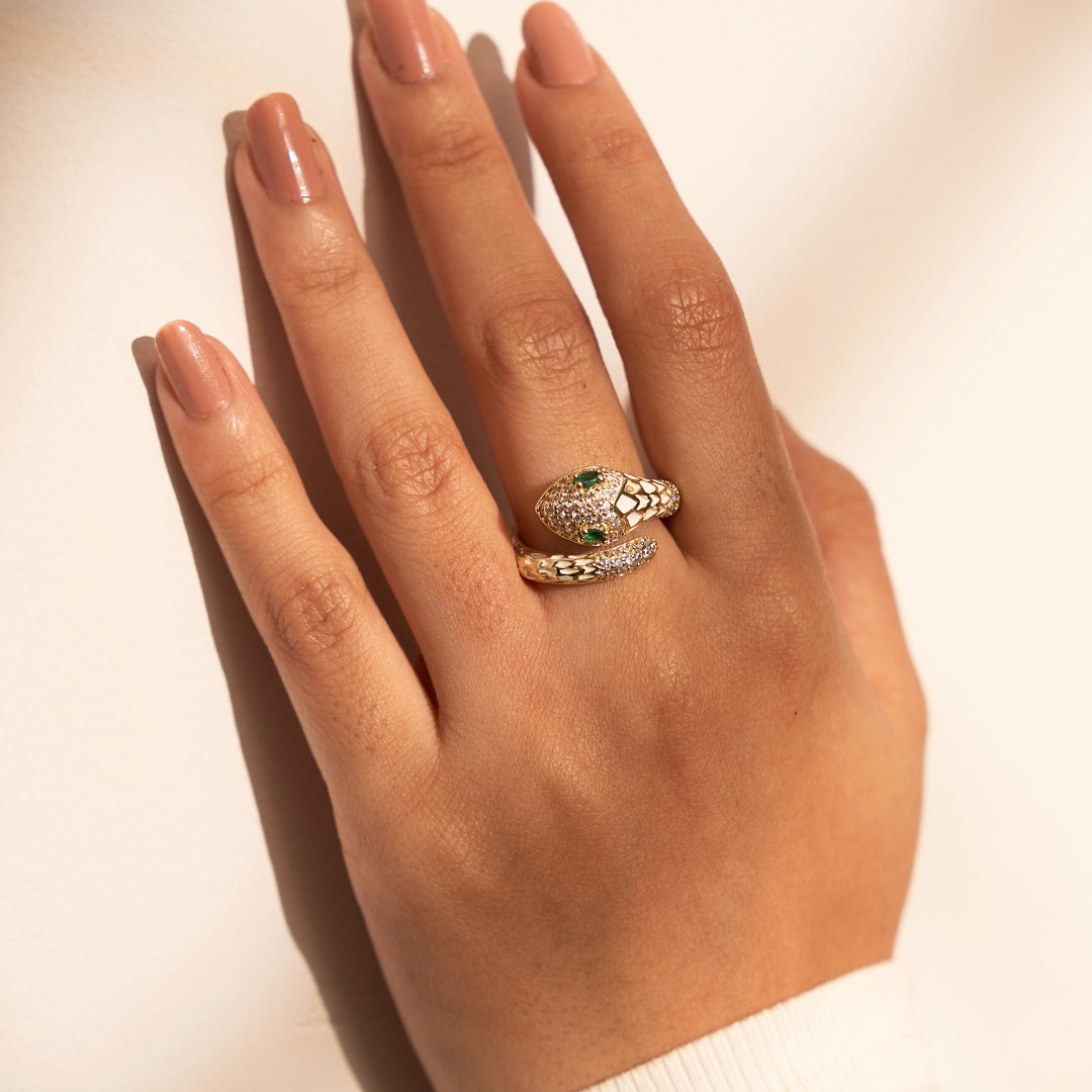 Serpant White Ring